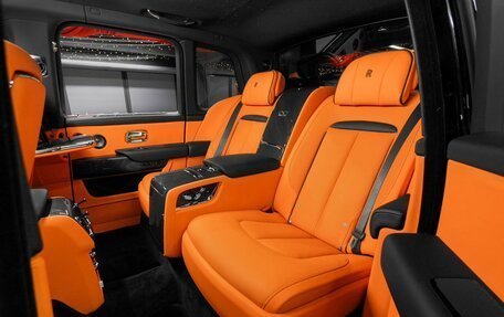 Rolls-Royce Cullinan, 2025 год, 70 800 000 рублей, 28 фотография