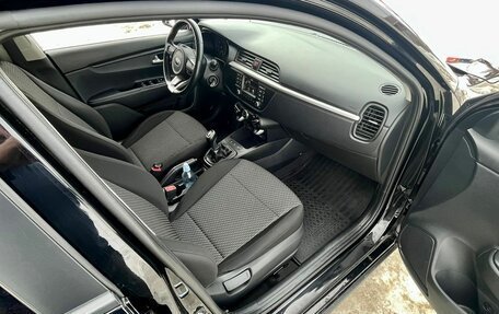 KIA Rio IV, 2018 год, 1 100 000 рублей, 10 фотография