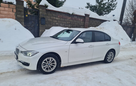 BMW 3 серия, 2014 год, 1 800 000 рублей, 2 фотография
