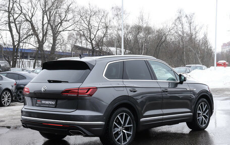 Volkswagen Touareg III, 2019 год, 4 700 000 рублей, 5 фотография