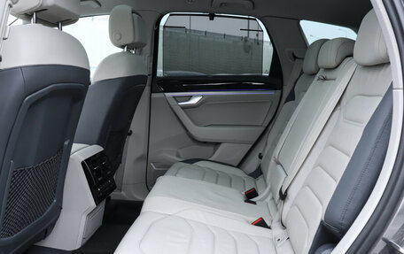 Volkswagen Touareg III, 2019 год, 4 700 000 рублей, 10 фотография