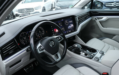 Volkswagen Touareg III, 2019 год, 4 700 000 рублей, 13 фотография