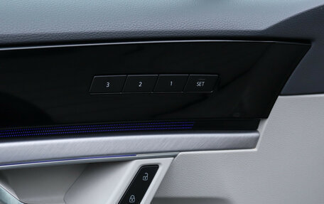 Volkswagen Touareg III, 2019 год, 4 700 000 рублей, 17 фотография