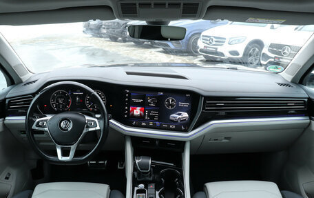 Volkswagen Touareg III, 2019 год, 4 700 000 рублей, 12 фотография