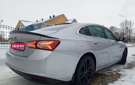 Chevrolet Malibu IX, 2022 год, 1 980 000 рублей, 2 фотография