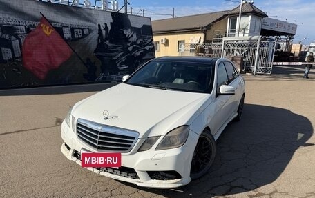 Mercedes-Benz E-Класс, 2011 год, 700 000 рублей, 3 фотография