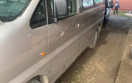 Hyundai Starex I рестайлинг, 2006 год, 450 000 рублей, 5 фотография