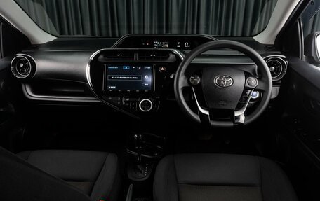 Toyota Aqua I, 2018 год, 1 339 000 рублей, 6 фотография