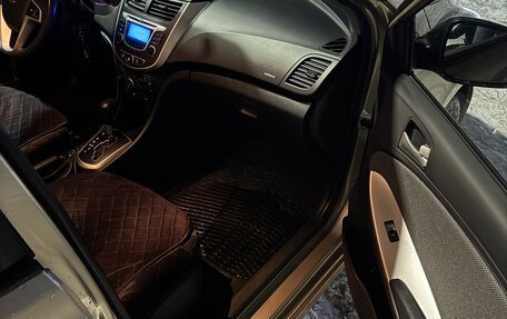 Hyundai Solaris II рестайлинг, 2013 год, 820 000 рублей, 11 фотография