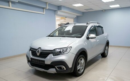 Renault Sandero II рестайлинг, 2019 год, 999 000 рублей, 2 фотография
