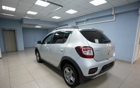 Renault Sandero II рестайлинг, 2019 год, 999 000 рублей, 5 фотография