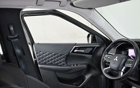 Mitsubishi Outlander, 2023 год, 3 349 000 рублей, 15 фотография