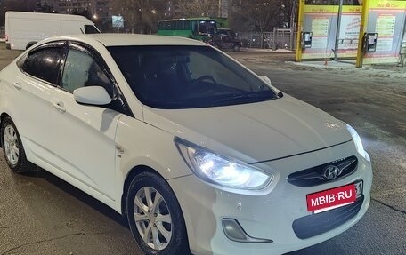 Hyundai Solaris II рестайлинг, 2013 год, 750 000 рублей, 3 фотография