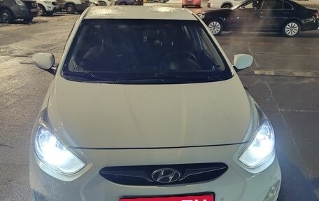 Hyundai Solaris II рестайлинг, 2013 год, 750 000 рублей, 1 фотография