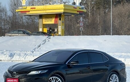 Toyota Camry, 2019 год, 2 750 000 рублей, 1 фотография