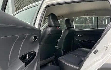 Toyota Yaris XP150 рестайлинг, 2022 год, 1 199 099 рублей, 17 фотография