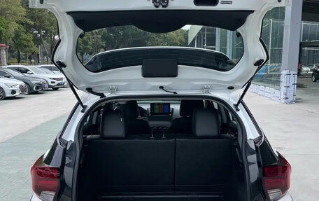 Toyota Yaris XP150 рестайлинг, 2022 год, 1 199 099 рублей, 21 фотография