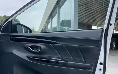 Toyota Yaris XP150 рестайлинг, 2022 год, 1 199 099 рублей, 23 фотография