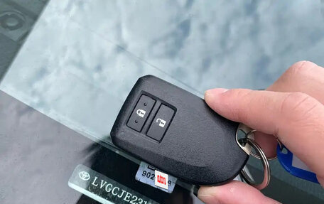 Toyota Yaris XP150 рестайлинг, 2022 год, 1 199 099 рублей, 24 фотография