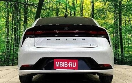 Toyota Prius IV XW50, 2025 год, 3 450 000 рублей, 4 фотография