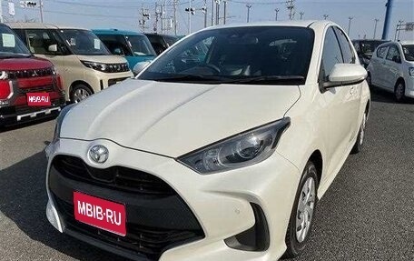 Toyota Yaris, 2022 год, 790 000 рублей, 1 фотография