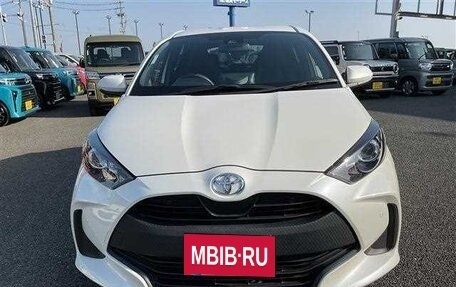 Toyota Yaris, 2022 год, 790 000 рублей, 2 фотография
