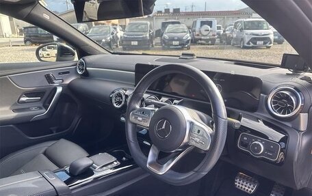 Mercedes-Benz A-Класс, 2022 год, 2 500 000 рублей, 11 фотография