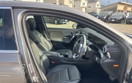 Mercedes-Benz A-Класс, 2022 год, 2 500 000 рублей, 16 фотография