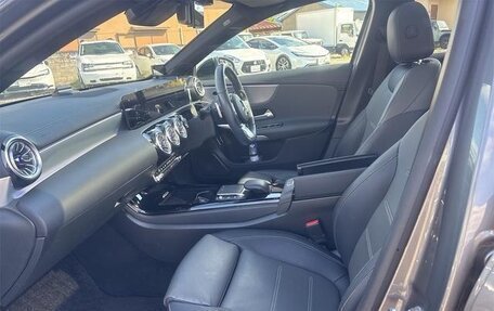 Mercedes-Benz A-Класс, 2022 год, 2 500 000 рублей, 18 фотография