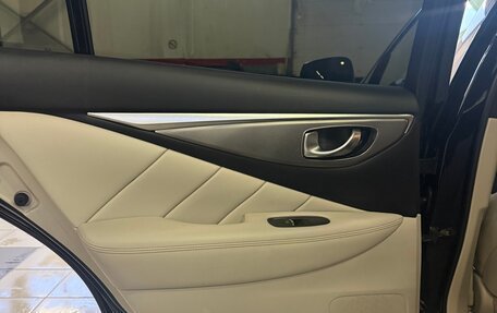 Infiniti Q50 I рестайлинг, 2017 год, 2 400 000 рублей, 15 фотография