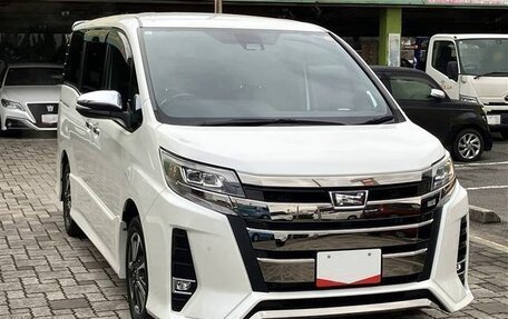Toyota Noah III, 2021 год, 2 014 000 рублей, 3 фотография