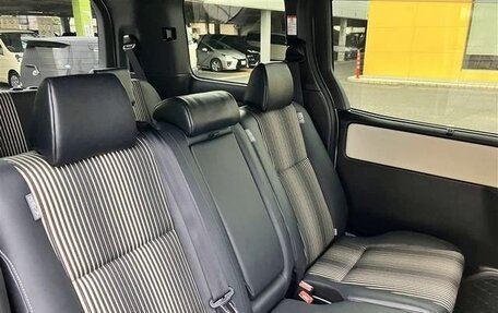 Toyota Noah III, 2021 год, 2 014 000 рублей, 12 фотография