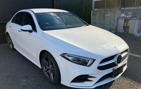 Mercedes-Benz A-Класс, 2022 год, 1 500 000 рублей, 3 фотография