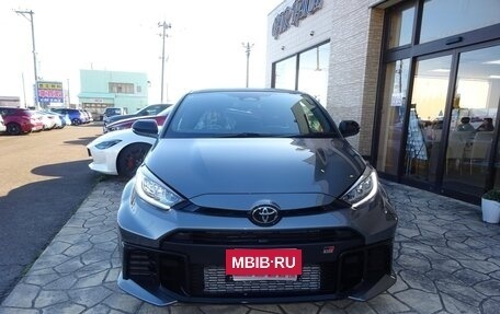 Toyota Yaris, 2025 год, 5 660 000 рублей, 2 фотография