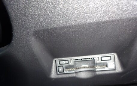 Toyota Yaris, 2025 год, 5 660 000 рублей, 27 фотография