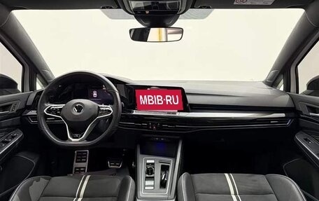 Volkswagen Golf VIII, 2022 год, 1 810 000 рублей, 8 фотография