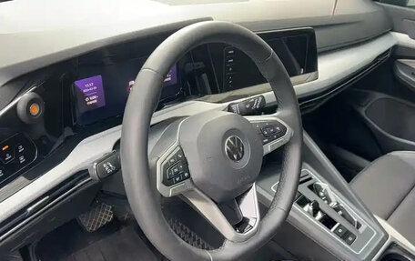 Volkswagen Golf VIII, 2023 год, 1 980 000 рублей, 9 фотография