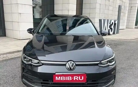 Volkswagen Golf VIII, 2023 год, 1 980 000 рублей, 2 фотография