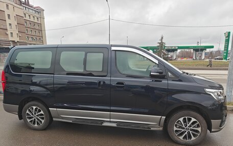 Hyundai Grand Starex Grand Starex I рестайлинг 2, 2020 год, 4 900 000 рублей, 2 фотография