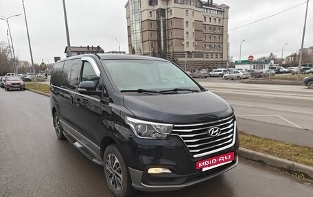 Hyundai Grand Starex Grand Starex I рестайлинг 2, 2020 год, 4 900 000 рублей, 3 фотография