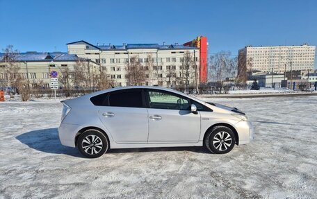 Toyota Prius, 2012 год, 1 000 000 рублей, 3 фотография