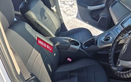 Toyota Prius, 2012 год, 1 000 000 рублей, 4 фотография