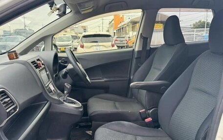 Toyota Ractis II, 2015 год, 830 001 рублей, 10 фотография