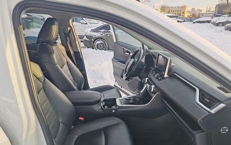 Toyota RAV4, 2020 год, 2 700 000 рублей, 9 фотография