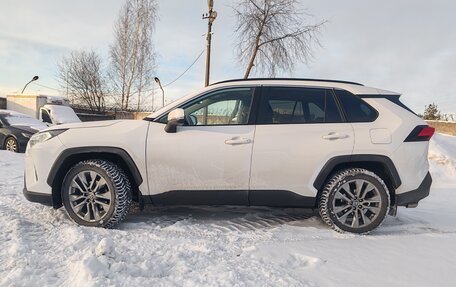 Toyota RAV4, 2020 год, 2 700 000 рублей, 4 фотография