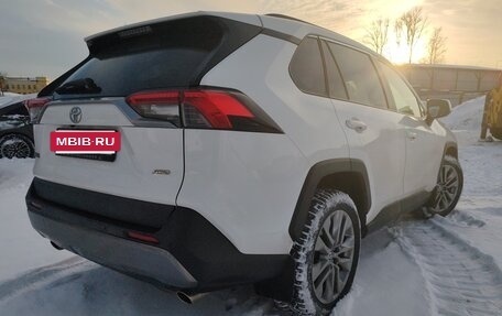 Toyota RAV4, 2020 год, 2 700 000 рублей, 5 фотография