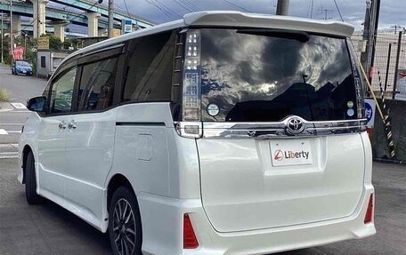 Toyota Voxy III, 2018 год, 1 760 001 рублей, 6 фотография