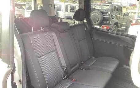 Toyota Voxy III, 2018 год, 1 760 001 рублей, 12 фотография