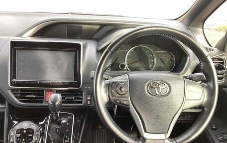 Toyota Voxy III, 2018 год, 1 760 001 рублей, 9 фотография