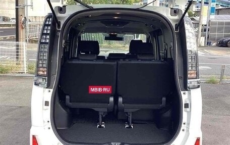 Toyota Voxy III, 2018 год, 1 760 001 рублей, 16 фотография